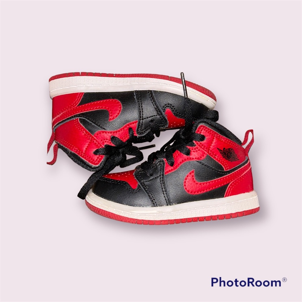 Jordan 1s red and black